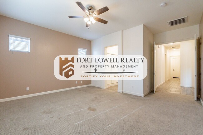 Building Photo - 3 Bedroom, 2 Bath Home near South Mountain!!