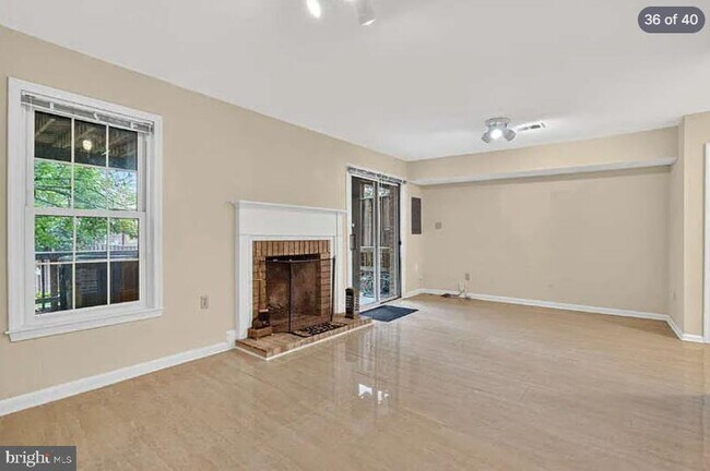 Building Photo - 7427 Salford Ct