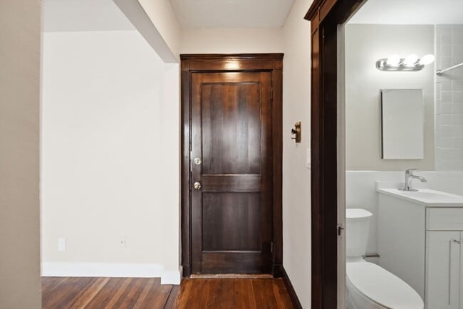 Building Photo - 41 Richardson Ave