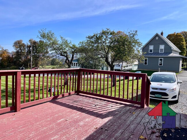 Building Photo - Your Dream Home Awaits: Spacious 3-Bedroom...