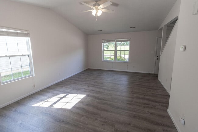 Building Photo - 3310 E St Charles Rd