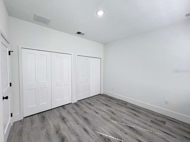 Building Photo - 7130 N Glenridge Cir