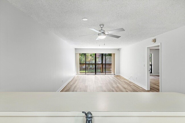 Building Photo - 145 Brackenwood Rd