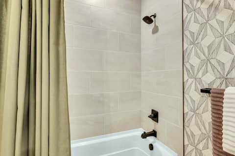 Building Photo - 285 High Point Dr