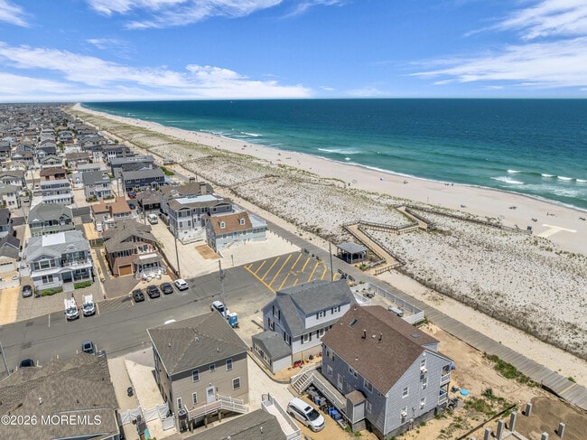 Building Photo - 2400 Oceanfront