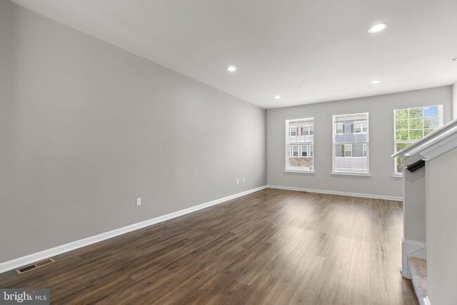 Building Photo - 7980 Patterson Wy