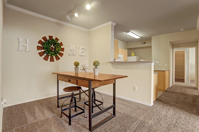 Memorial Creek dining area - Memorial Creek