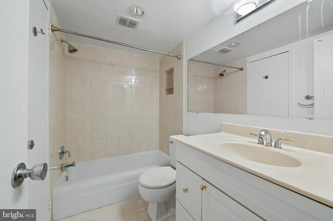 Building Photo - 4242 East-West Hwy