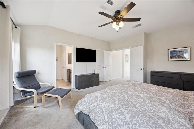 Building Photo - 7916 Crystalbrook W
