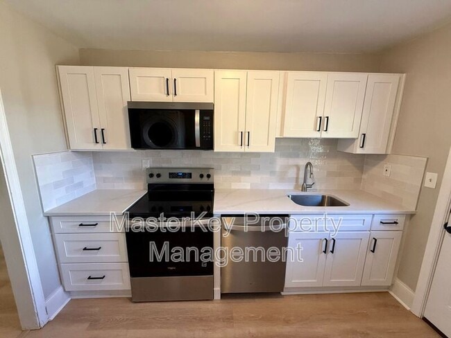 Building Photo - 1411 Hudson Ave