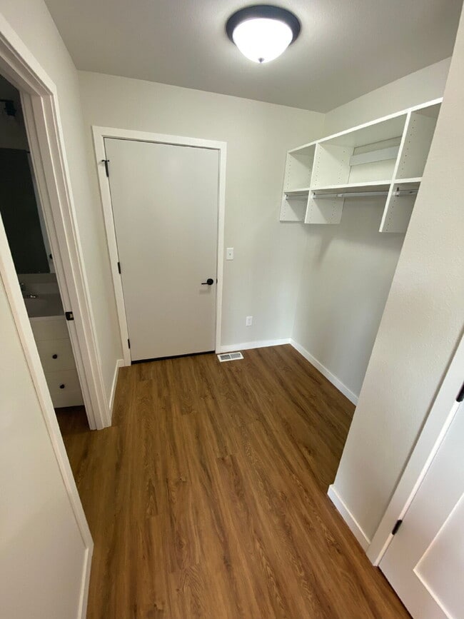 Building Photo - 1553 47th Loop