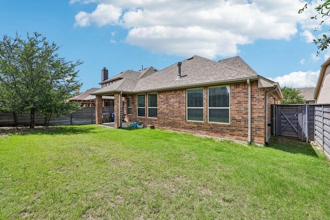 Building Photo - 808 Parkland Dr
