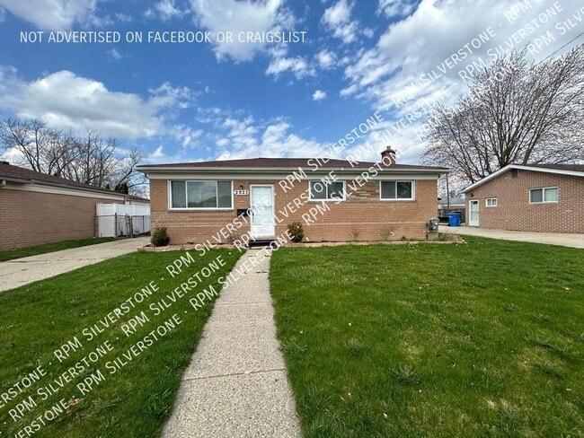 Primary Photo - 2923 Arden-