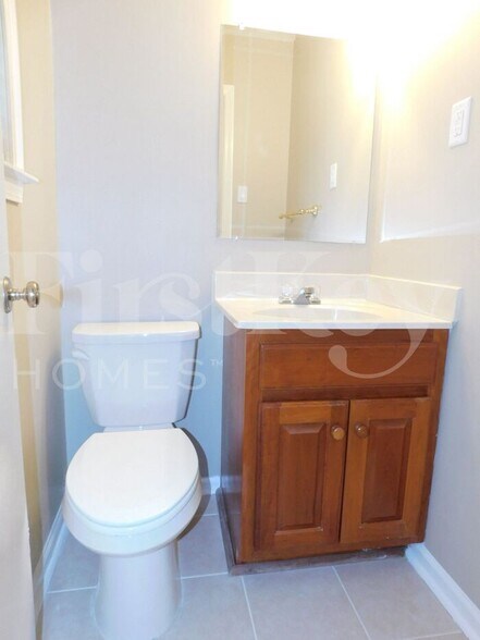 Building Photo - 2493 Tarbet Dr