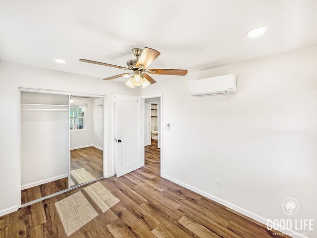 Building Photo - Stunning Full Renovated 1BD/1BA w/ New App...