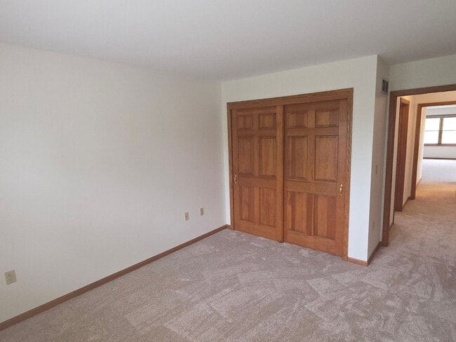 Building Photo - 3207 S Ridge Crest Ct