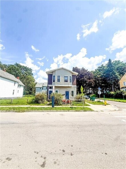 Building Photo - 308-310-310 Reynolds St