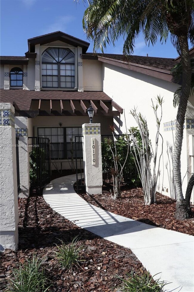 Building Photo - 10170 SW 137th Pl