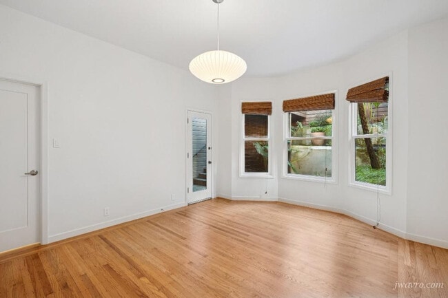 Building Photo - 354 Castro St