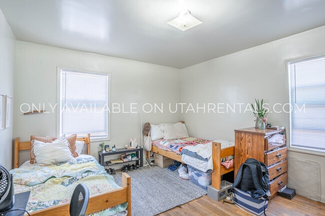 Building Photo - 545 E 400 N