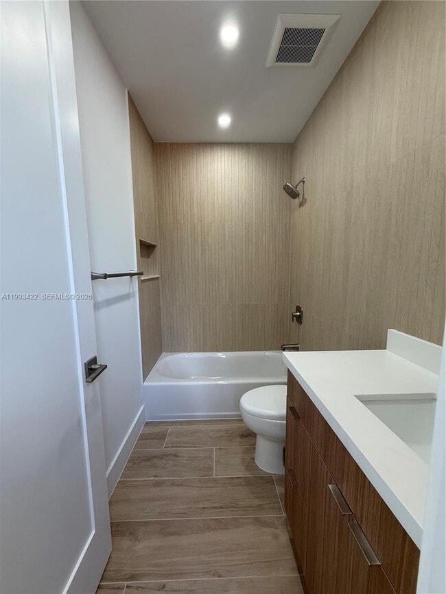 Building Photo - 1981 SW 33rd Ave