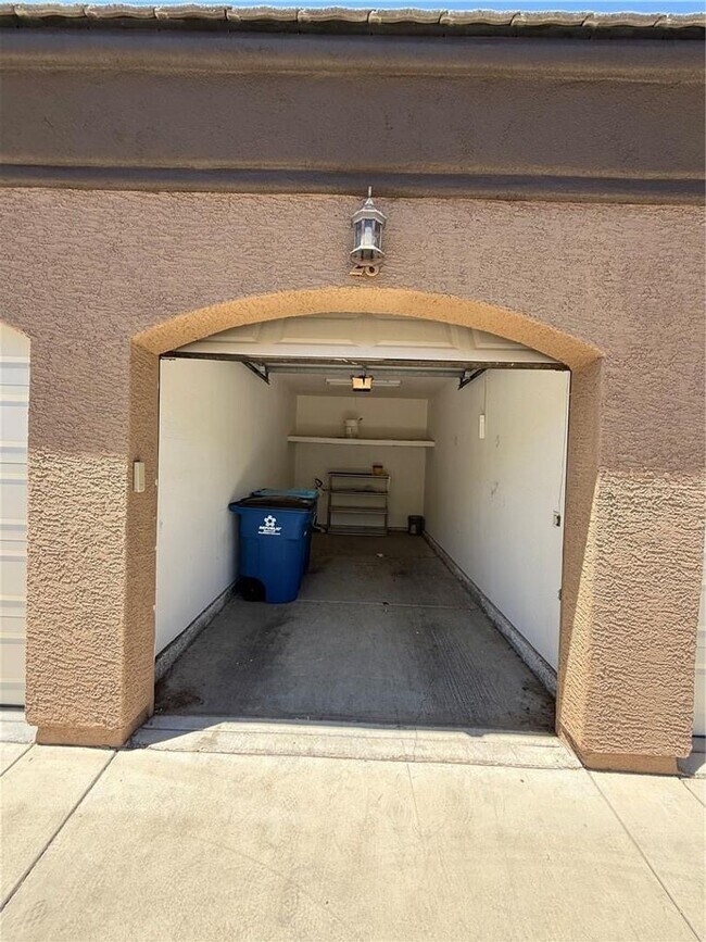 Building Photo - Amazing condominium in gated upscale neigh...