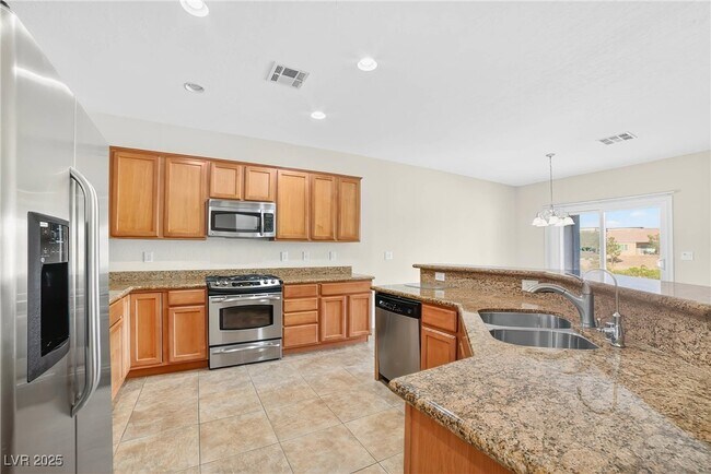 Building Photo - 7349 Shelduck St