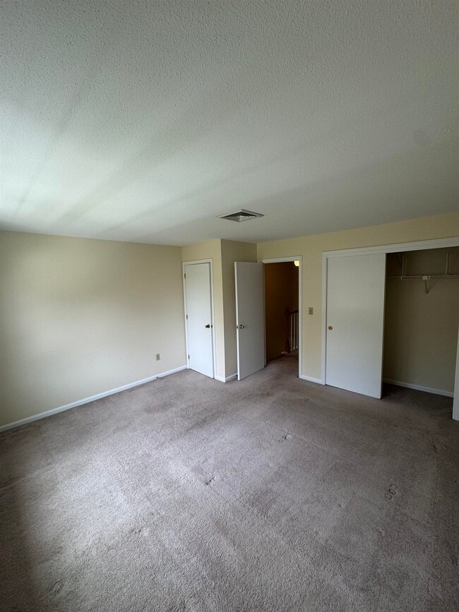 Building Photo - 123 Fox Hollow Way