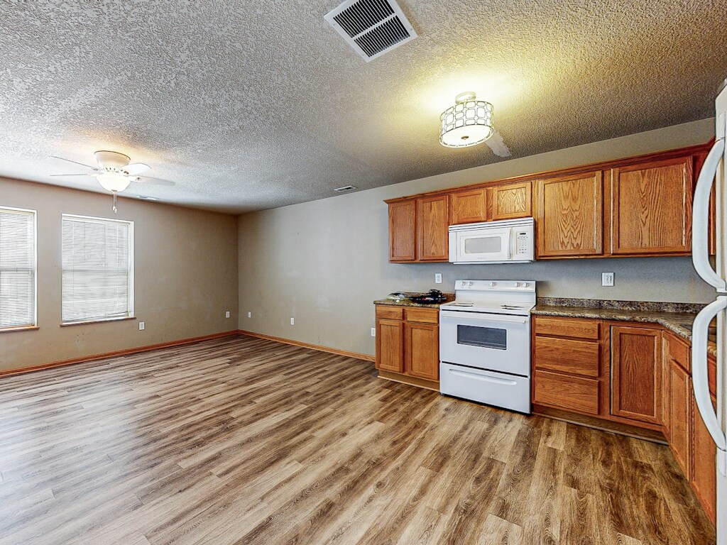 Kitchen/Living Room - 385 NE Sandalwood