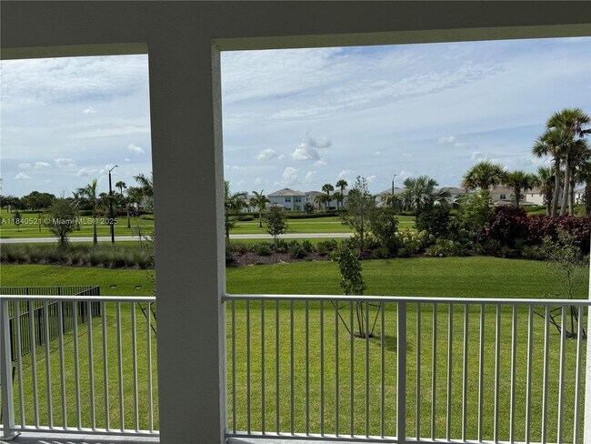 Building Photo - 14814 Wildwood Cir