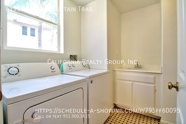 Building Photo - 41913 Black Mountain Trail