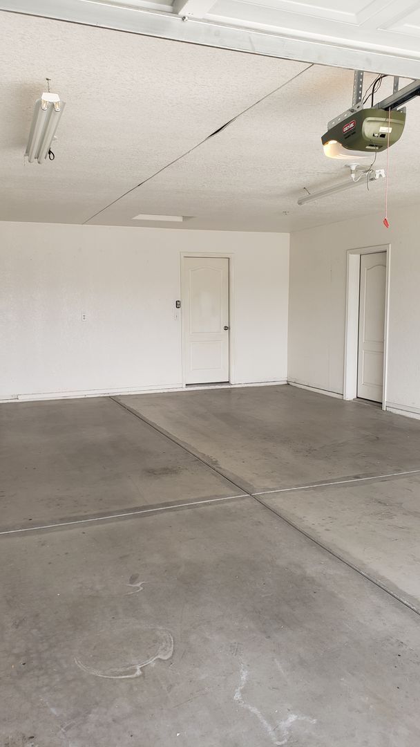 Building Photo - 1336 Vaquero Dr