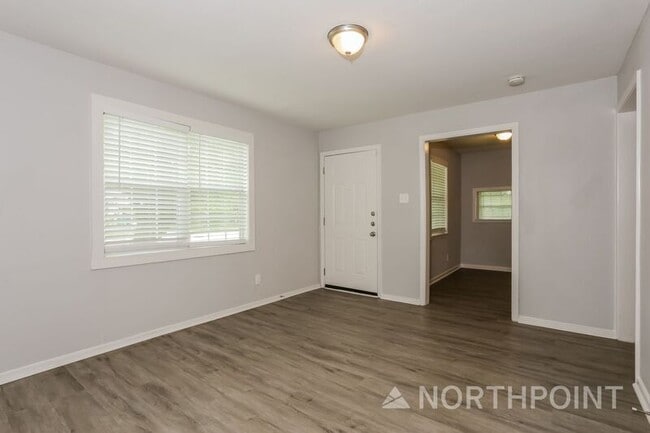 Building Photo - 1009 E Jefferson St