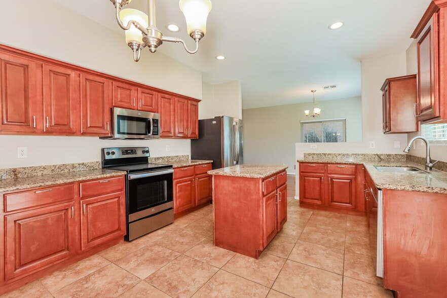 Building Photo - 30092 N Desert Willow Blvd