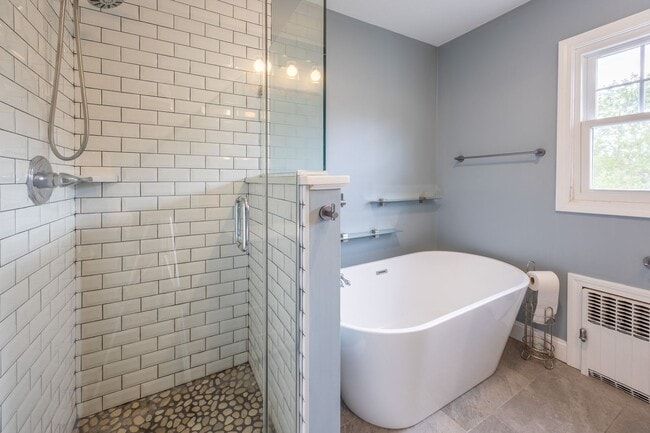 Building Photo - Charming 3-Bedroom Home in the Heart of Sp...