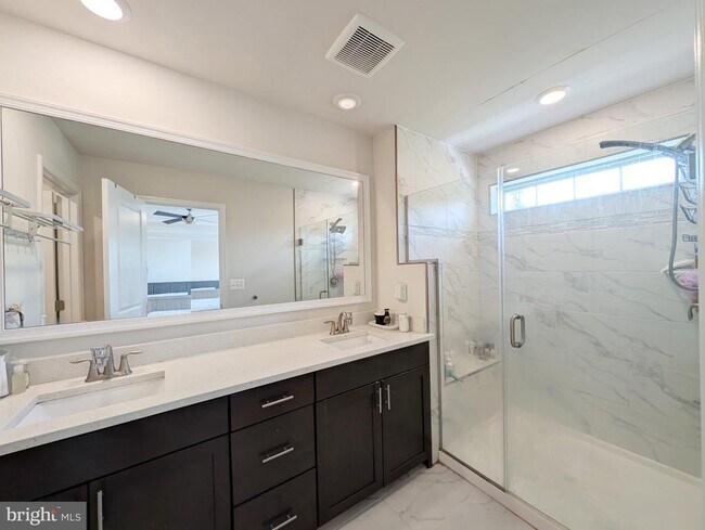 Building Photo - 8162 Trotters Chase