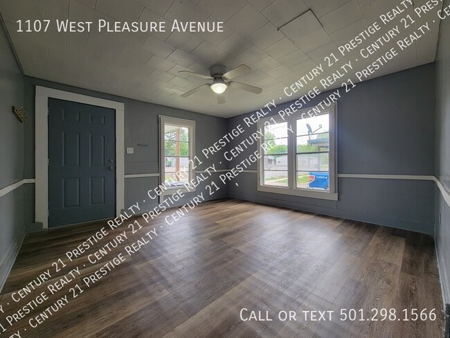 Building Photo - 1107 W Pleasure Ave