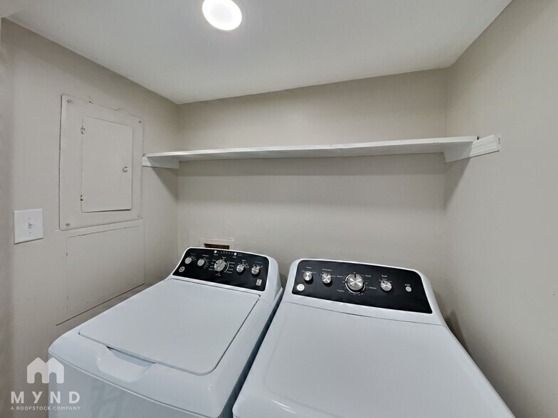 Building Photo - 6608 Park Ave