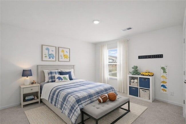 Building Photo - 166 Champlain Rd