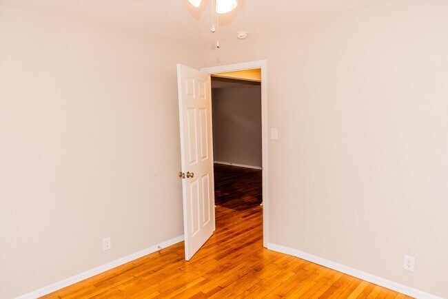 Building Photo - ONE MONTH FREE-Sign by 2/28/2026: Walk to Carytown & the Fan