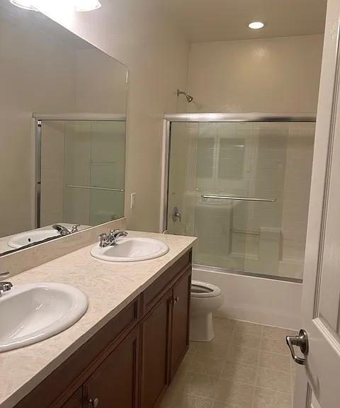 Building Photo - located in a resort-style College Park Community.