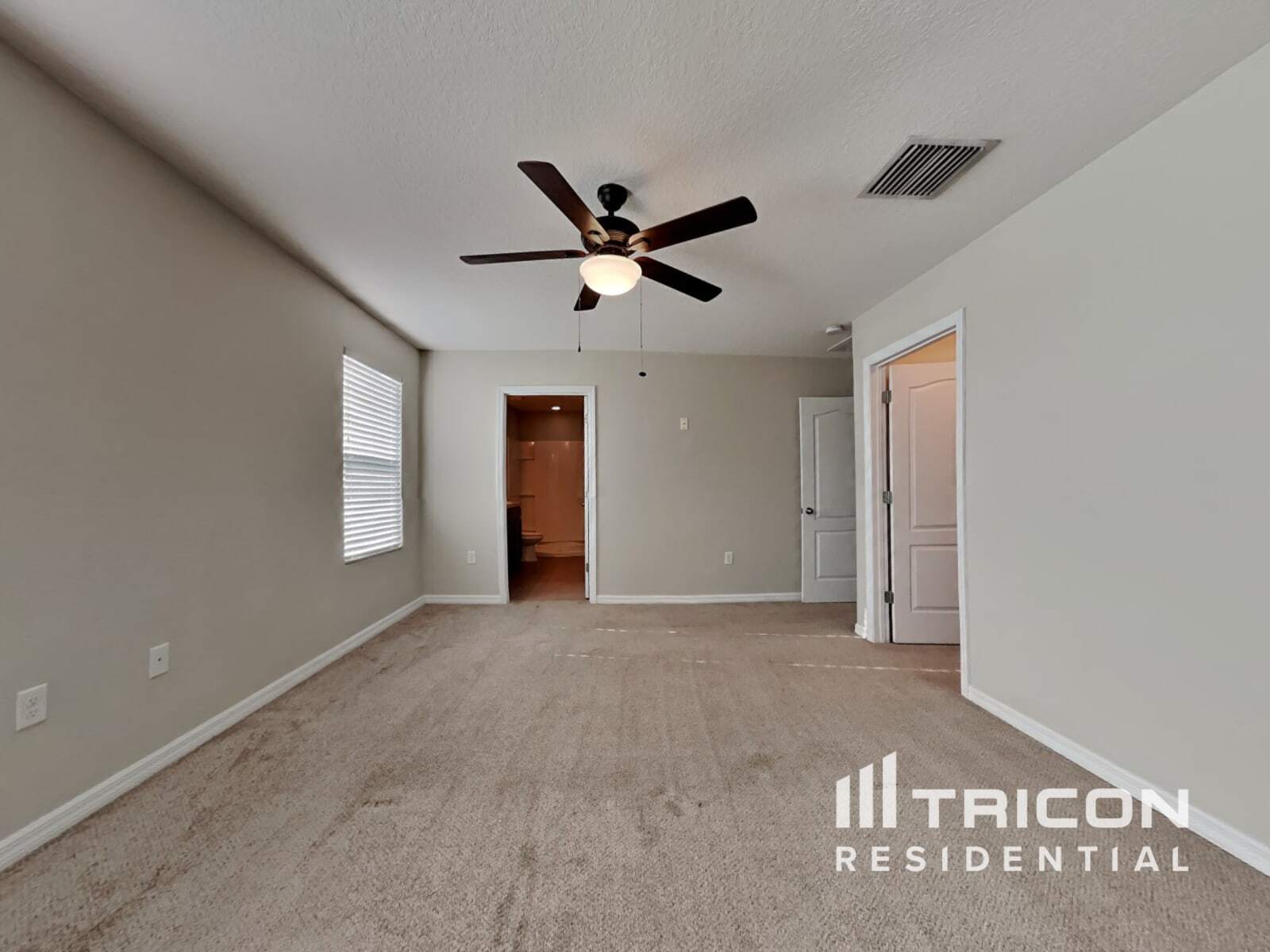 Building Photo - 10442 Whispering Hammock Dr