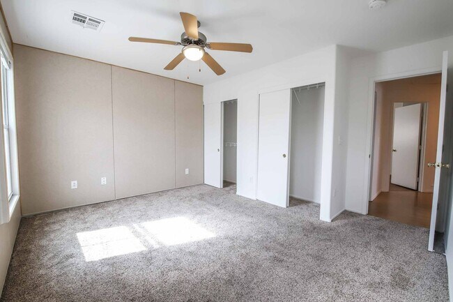 Building Photo - 7204 Platinum Peak Ave