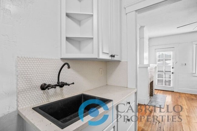 Building Photo - 415 Juniper St