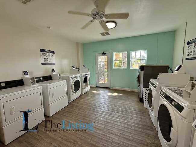 Building Photo - 8724 Mallard Reserve Dr