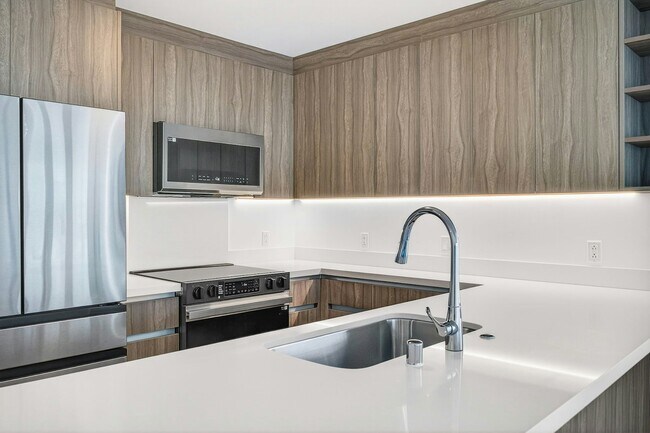 Building Photo - 1500 Rycroft St