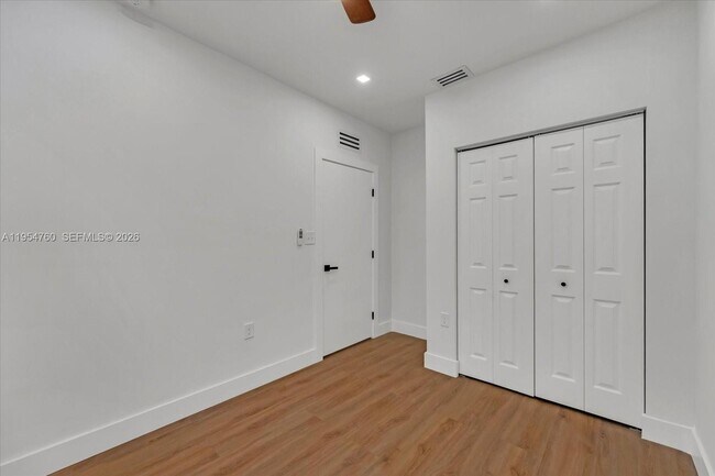 Building Photo - 1733 NW 16th St