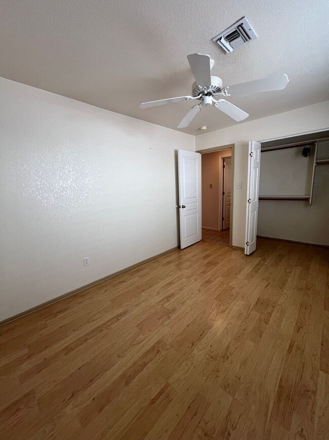 Building Photo - 3 BEDROOM HOME IN THE FOOTHILLS WITH A SPA!