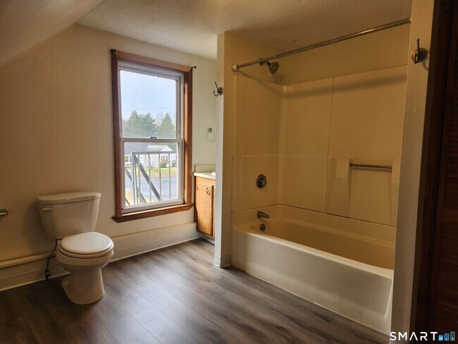 Building Photo - 9 Morrison St