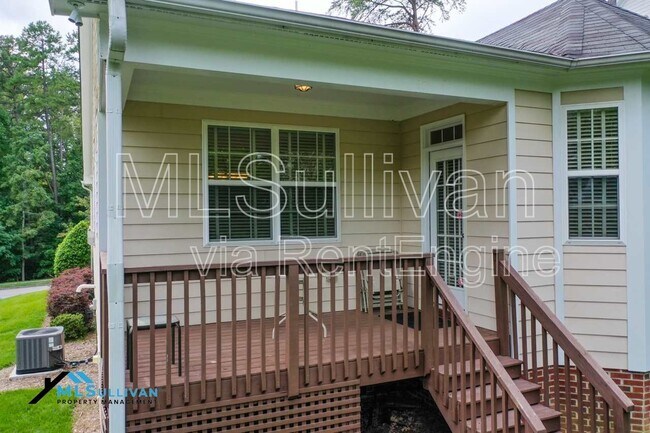 Building Photo - 703 Harkness Cir